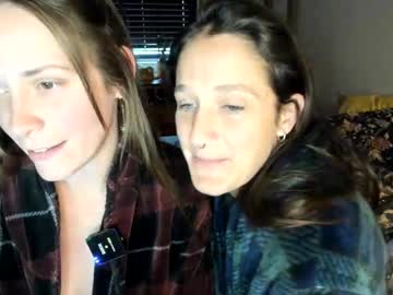 couple Live Cam Girls Love To Strip Naked For Their Viewers with sillygirlsxx
