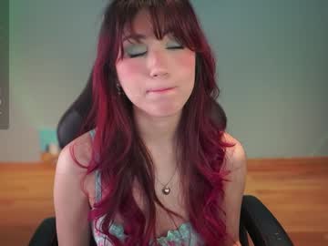 girl
        greeny_mat cam image #5325241