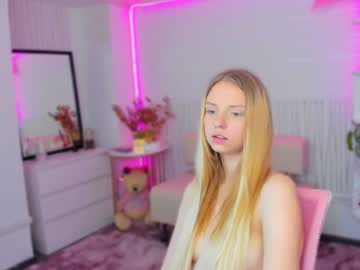 girl Live Cam Girls Love To Strip Naked For Their Viewers with laura_sun_