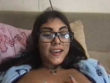 girl
        lauraxoo cam image #4640659