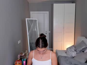 girl
        lynn_jackson cam image #5380616