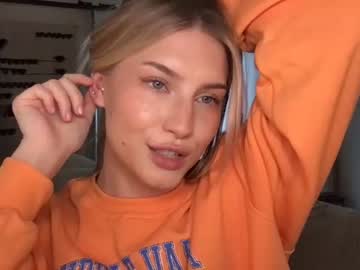 girl
        thezabrina cam image #1103628
