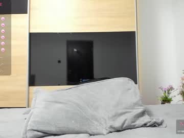 girl
        angell6969 cam image #3806418