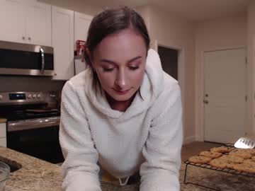 girl
        holihurricane cam image #3418124
