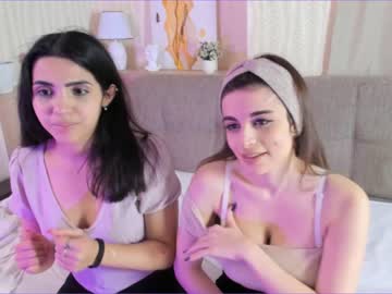 couple
        lucyviola cam image #373240