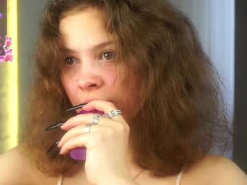 girl
        a_whole_eternity cam image #4551516