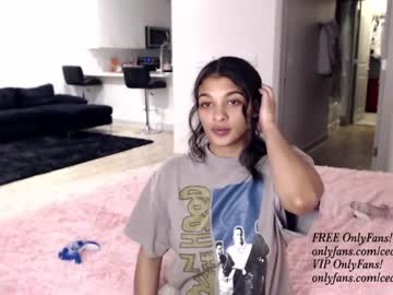 girl
        princess_cece cam image #546410