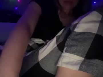 girl Live Cam Girls Love To Strip Naked For Their Viewers with skylarpeachy