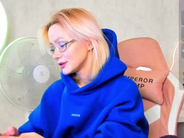 girl
        blondyliluu cam image #6013305