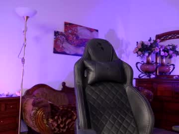 girl
        jessiccaburns cam image #1744412