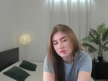 girl
        lilly_colins cam image #5728255