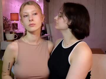 couple
        jitoon_exe cam image #4729120