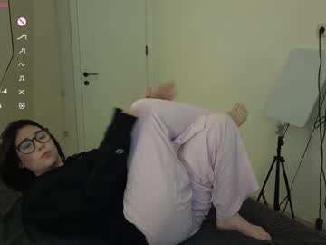 girl
        ki_mi cam image #6128979