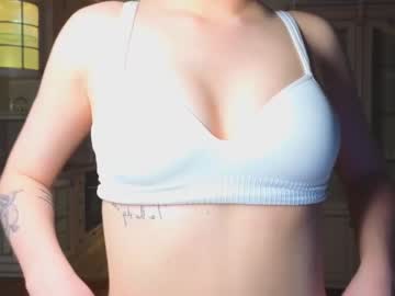 girl
        maxinefarlow cam image #3842216