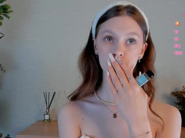 girl
        cwenhardey cam image #5940835