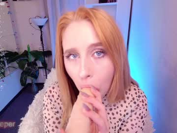 girl
        monro_merlin cam image #741236