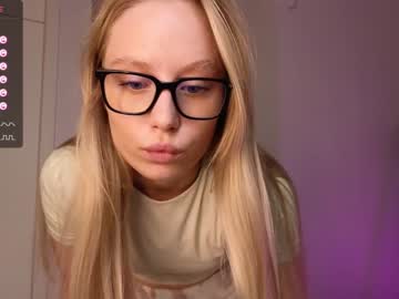 girl
        callme_star cam image #2501514
