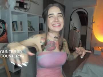 girl
        lonelly_lolly98 cam image #3080663