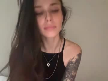 girl
        ariacutiee cam image #1528860