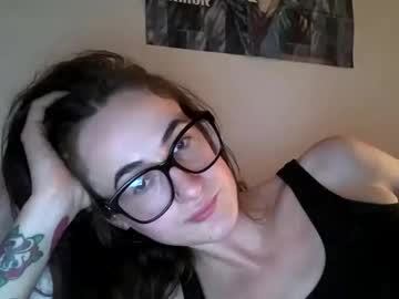 girl
        babyashton69 cam image #4402739