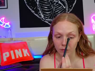 girl
        daphnemadison cam image #6316993