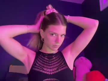 girl
        oliviahansleyy cam image #6945558