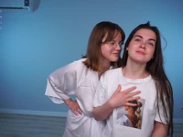 couple
        niki_viki cam image #2735329