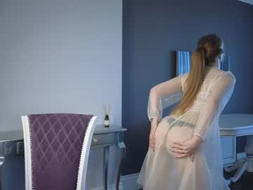 girl
        lorabowman cam image #5531945