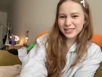 girl
        whoisalisa cam image #6774309