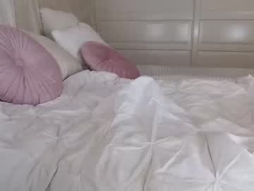 girl
        lilemilyy cam image #3924462
