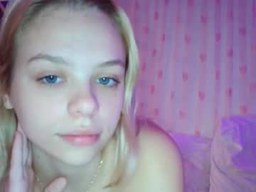girl
        cindyloulou1 cam image #1082410