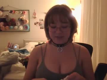 girl
        ftarh18 cam image #1989486