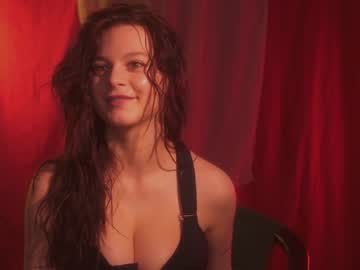 girl
        lorienn cam image #3906140