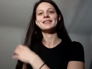 girl
        hazelstr cam image #3378429