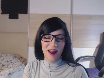 girl
        alycetn cam image #6567535