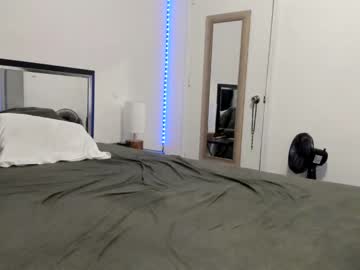 couple
        apt4g cam image #703588