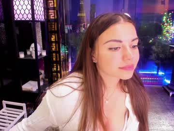 girl
        alma_pearl cam image #2392595