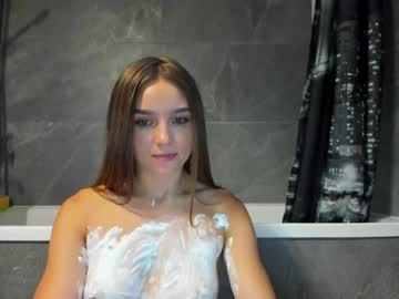 girl
        fire_talk cam image #4844428