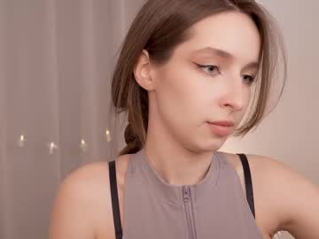 girl
        silent_chill cam image #6760856