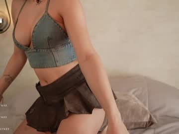 girl
        mariannacruzz cam image #6561549