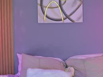 girl
        ashley_ospino cam image #6270821