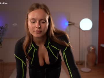 girl
        chillwithkira cam image #1368274