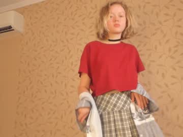 girl
        juliesalazar cam image #1902762