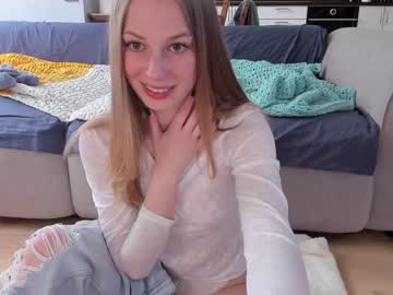 girl
        magic_couple13 cam image #4123675