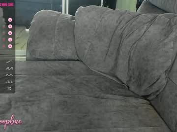 girl
        tia__moon cam image #1424638