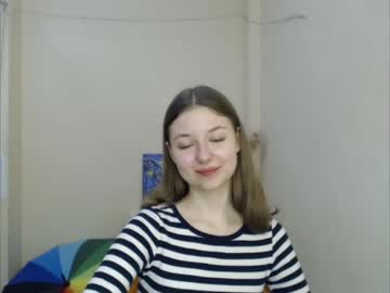 girl
        vivien_leight cam image #1019702