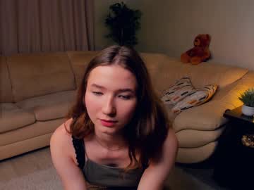 girl
        udelefarro cam image #4025045