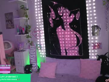 girl
        crimsonkitten cam image #6830627