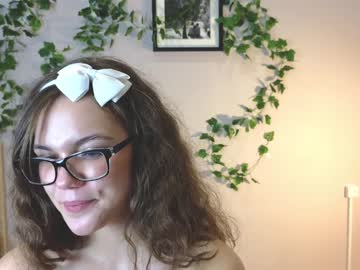 girl
        teresabriggs cam image #2370138