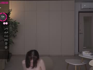 girl
        oki_dokie cam image #1905352
